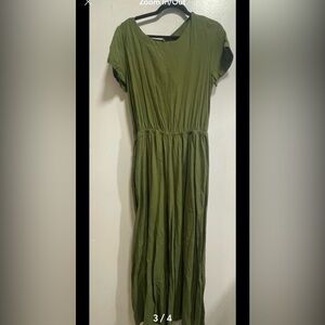 Wide-Leg Jumpsuit in Olive Green - Lightweight Everyday Style